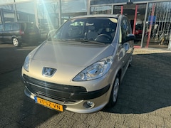 Peugeot 1007 - 1.4 Gentry AUTOMAAT APK 9-25 BJ 2006