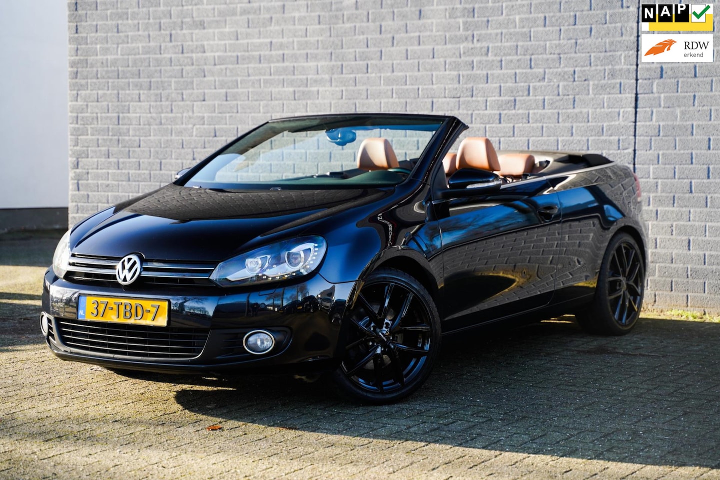 Volkswagen Golf Cabriolet - 1.4 TSI 160pk Automaat, Leder, Led - AutoWereld.nl