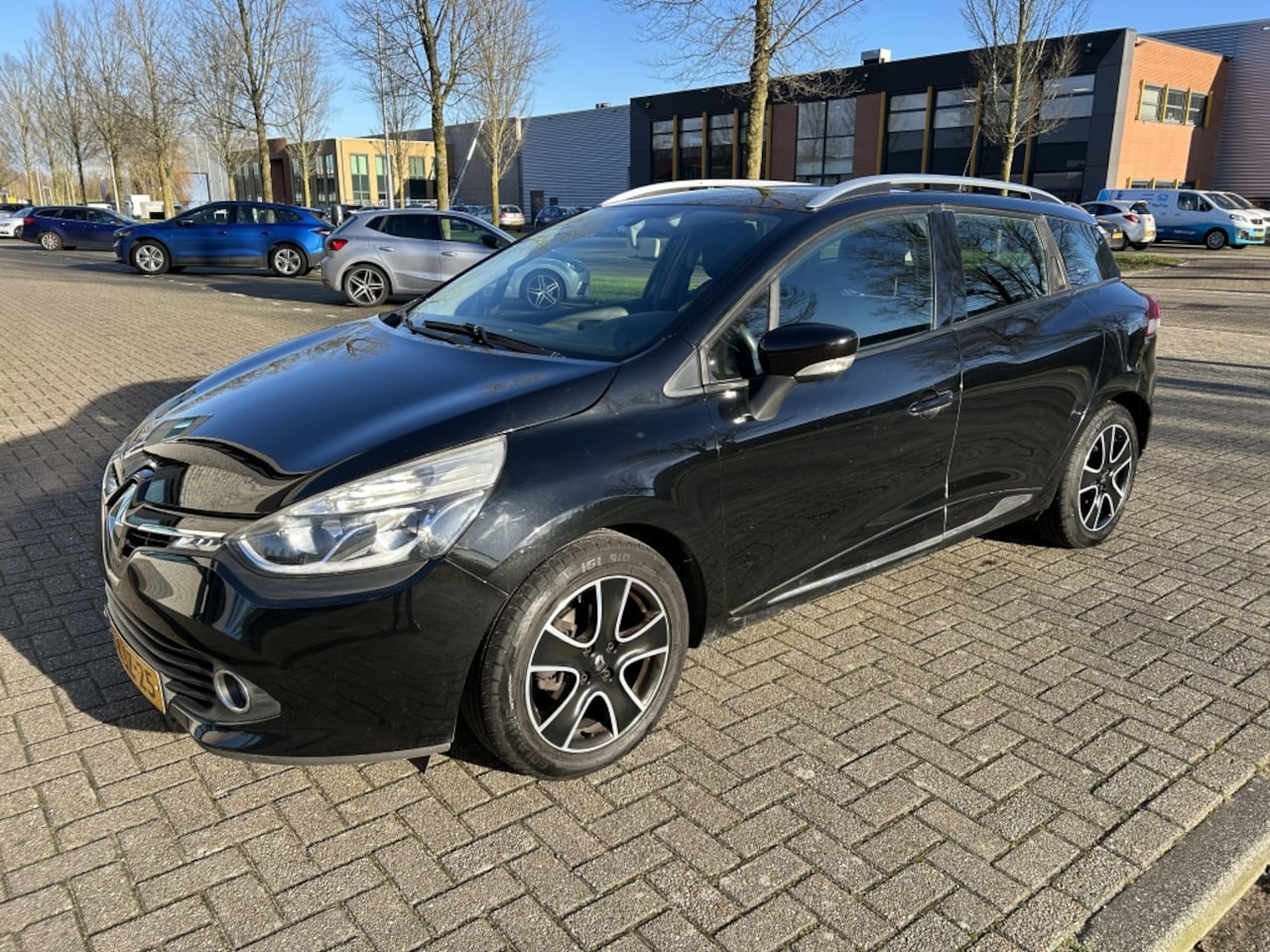 Renault Clio Estate - 0.9 TCe Expression 1e EIG DEALER NAVI CRUISE NAP! - AutoWereld.nl