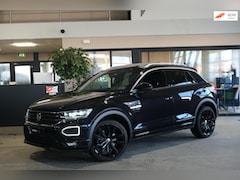 Volkswagen T-Roc - 1.5 TSI DSG 2x R-line Black Pano Trekhaak Virtual Cam