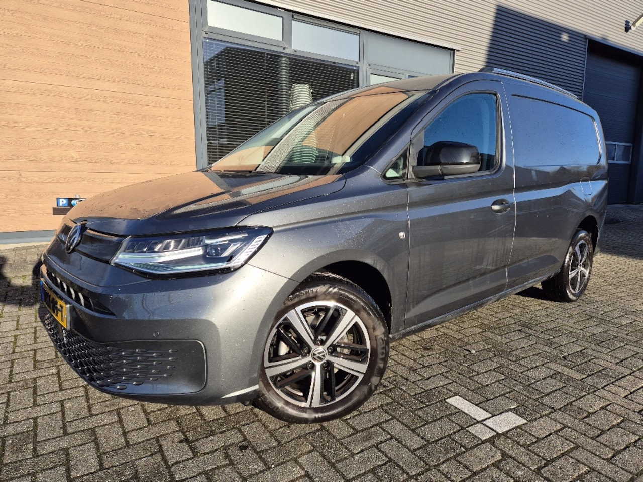 Volkswagen Caddy Cargo Maxi - dsg 75 122pk leder full options 3000km 2.0 TDI - AutoWereld.nl