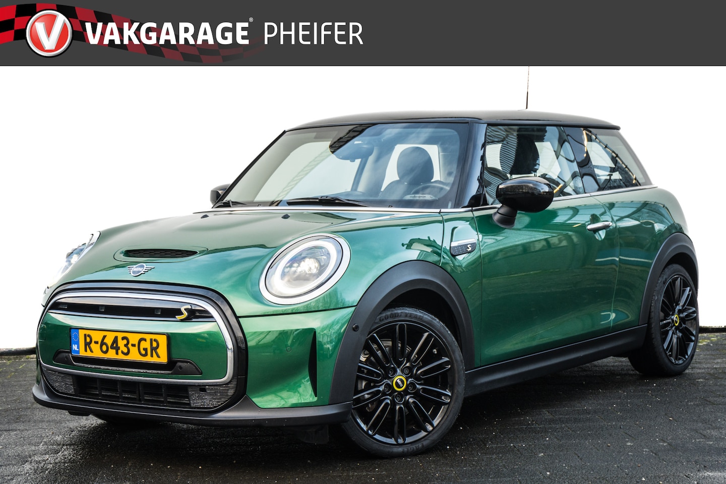 MINI Mini-Electric - Classic 33 kWh Sportstoelen/ Half leer/ Carplay/ Navigatie/ Full led/ Stoelverwarming/ Pdc - AutoWereld.nl