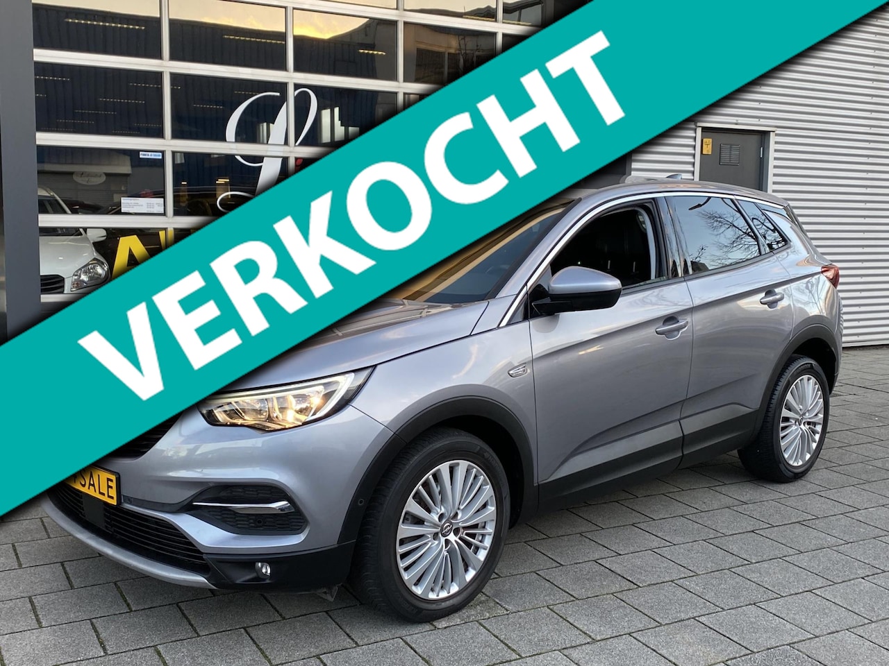 Opel Grandland X - 1.2 Turbo Innovation - Automaat I Navigatie I Airco I PDC I Sport velgen I Dealer onderhou - AutoWereld.nl