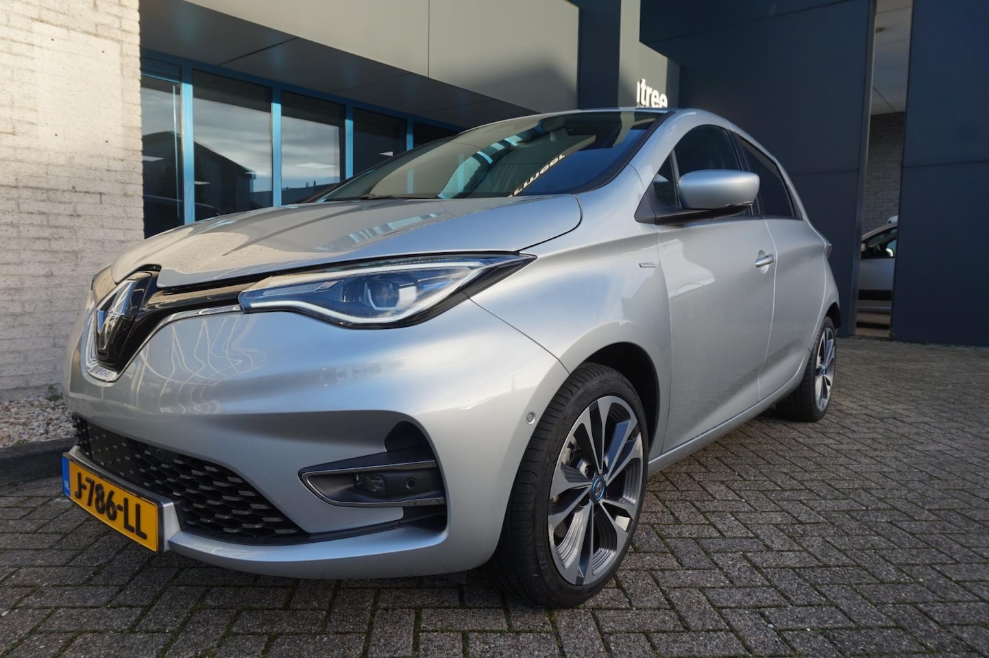 Renault Zoe - R135 Edition One 52 kWh / leer / camera / bose / navigatie - AutoWereld.nl