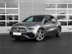 Mercedes-Benz GLA-Klasse - 250 AMG Line | Panoramadak | HUD | Trekhaak | Burmester | 19" |