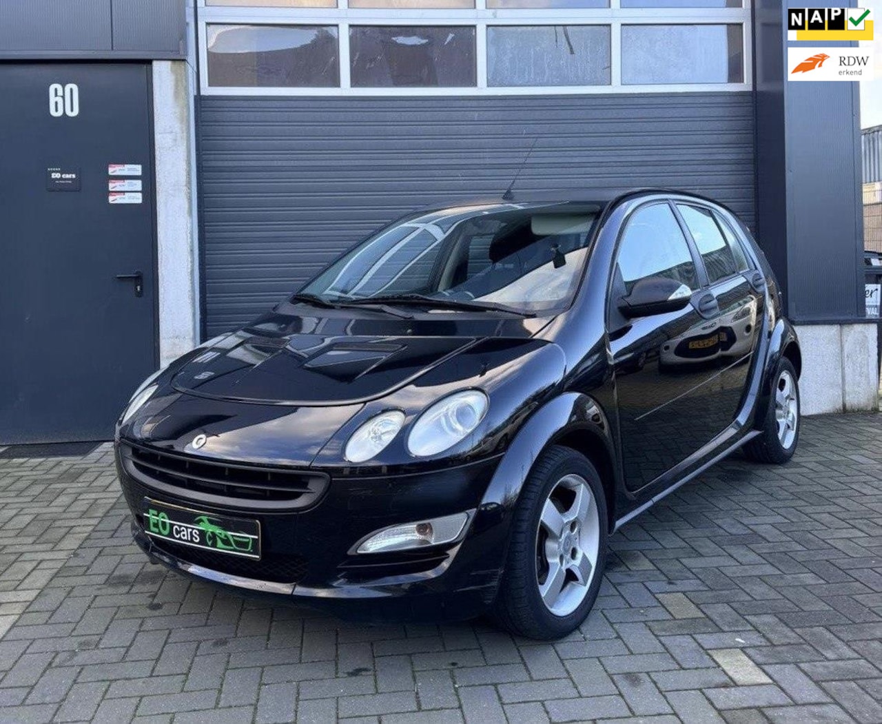 Smart Forfour - 1.1 pulse Airco zwart 5D - AutoWereld.nl