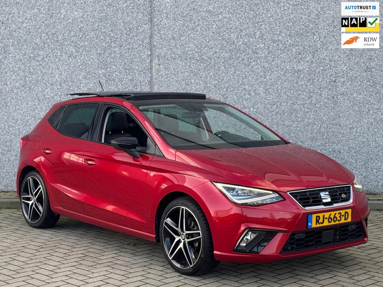 Seat Ibiza - 1.0 TSI FR-Nieuwstaat-1eEigenaar-FullOptions-NAp - AutoWereld.nl