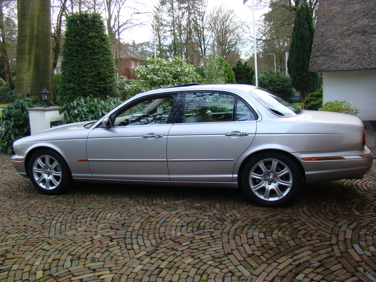 Jaguar XJ - 4.2 V8 Executive 4.2 V8 Executive - AutoWereld.nl