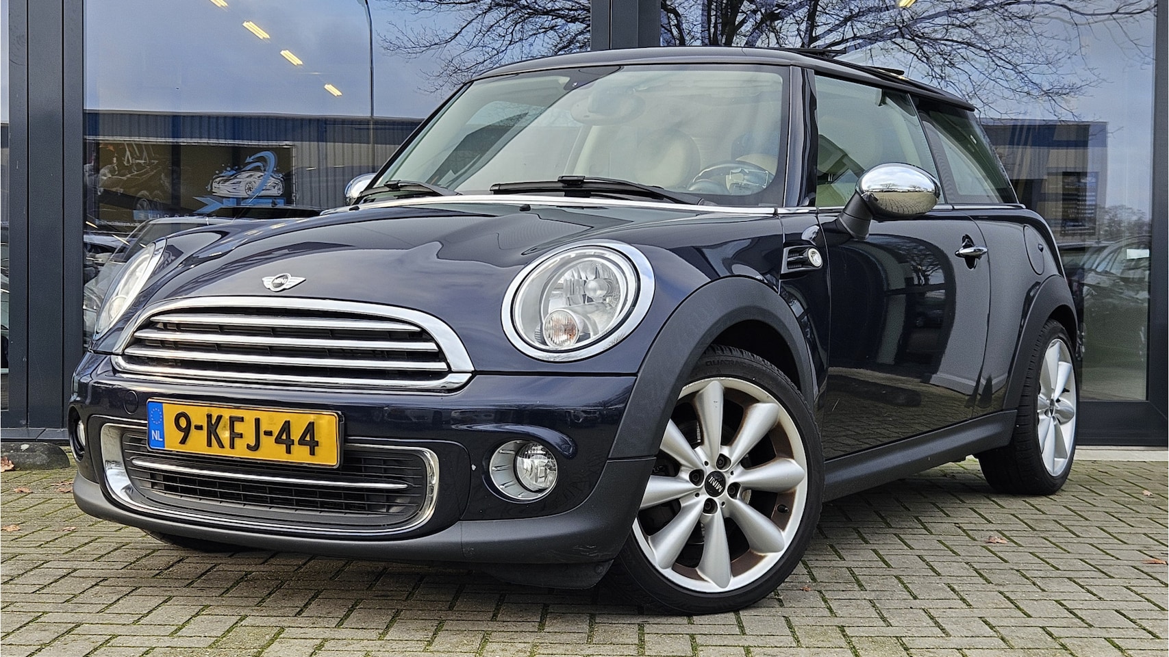 MINI Cooper - Mini 1.6 Westminster Automaat + PANO DAK + LEER + NAVI + CRUISE - AutoWereld.nl