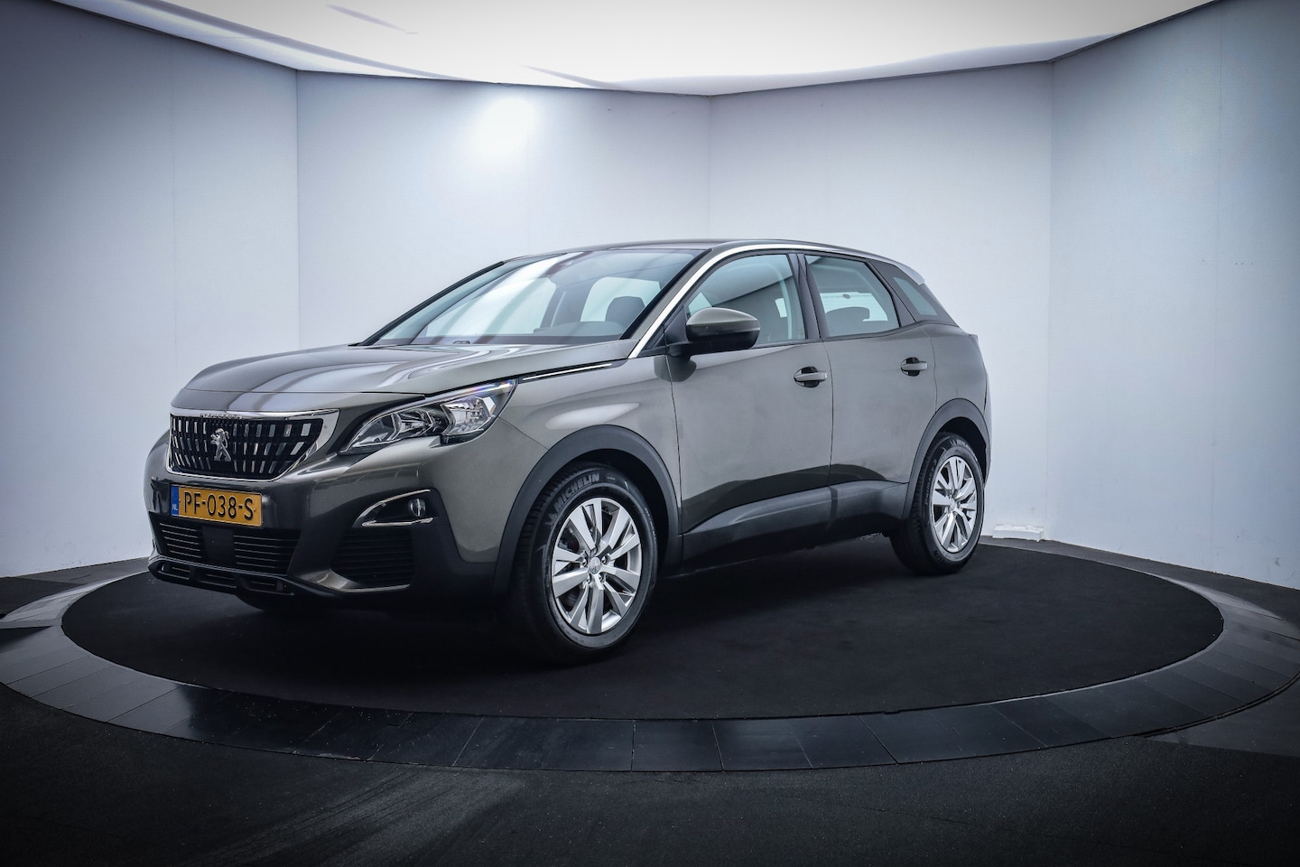 Peugeot 3008 - 1.2T ACTIVE Plus DIGI DASH/NAVI/CARPLAY/BLINDSPOT/LANE ASSIST/CLIMA/CRUISE/LMV - AutoWereld.nl