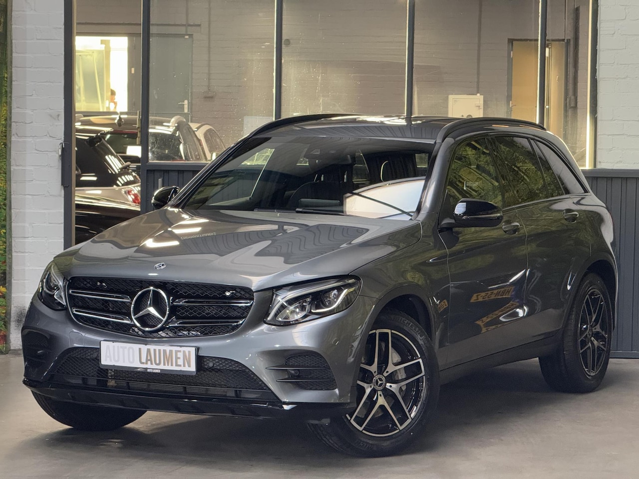 Mercedes-Benz GLC-klasse - 250 4MATIC Business Solution AMG Plus 211 PK Automaat Navi LED Trekhaak 32.000 km 1e Eigen - AutoWereld.nl