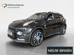 Lynk & Co 01 - 1.5 Hybride | 360° camera | Zwarte hemel | 20 inch velgen | Panoramadak | NL auto | Apple