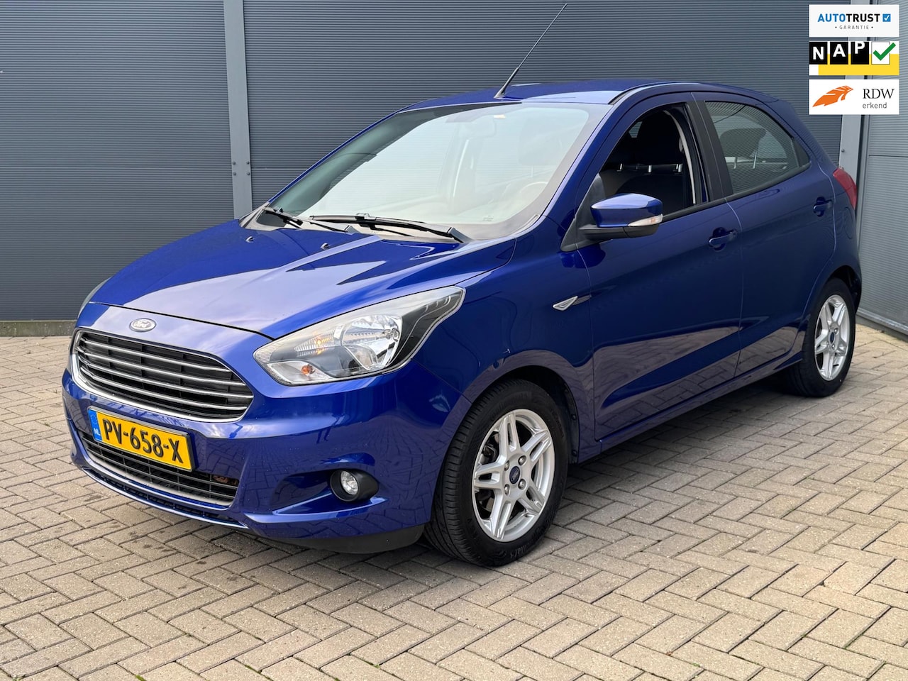 Ford Ka - 1.2i Ultimate / 5 Deurs / Airco / Nap - AutoWereld.nl