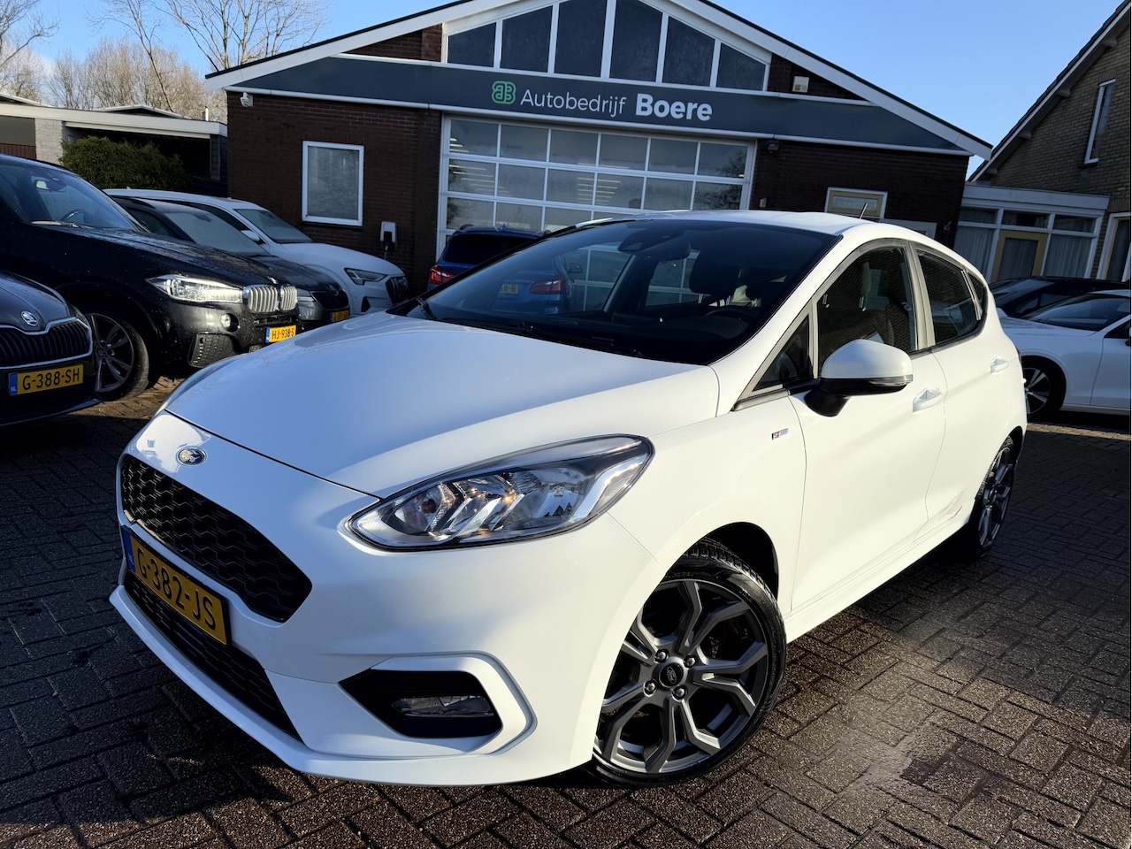 Ford Fiesta - 1.0 EcoBoost ST-Line 17''Lmv,  Trekhaak, DAB+ - AutoWereld.nl