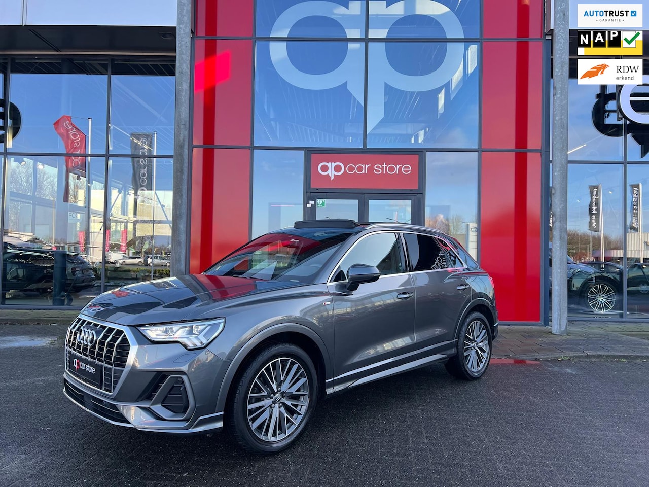 Audi Q3 - 40 TFSI quattro Pro Line S-Line 3x S Panorama - AutoWereld.nl