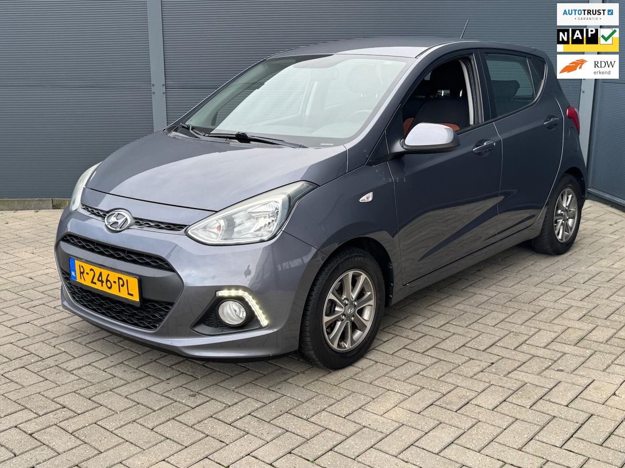 Hyundai i10 - 1.0i i-Motion / 5 Deurs / Airco / Led / Facelift - AutoWereld.nl