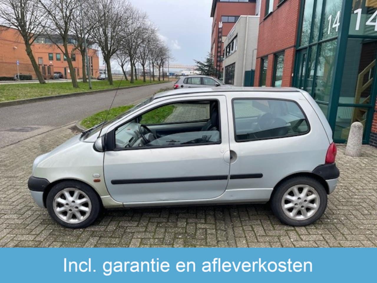 Renault Twingo - 1.2-16V Epicéa | INITIALE PARIS | NW APK TM 26/01/2026 PARKEERSENSOREN ACHTER EL.RAMEN + E - AutoWereld.nl