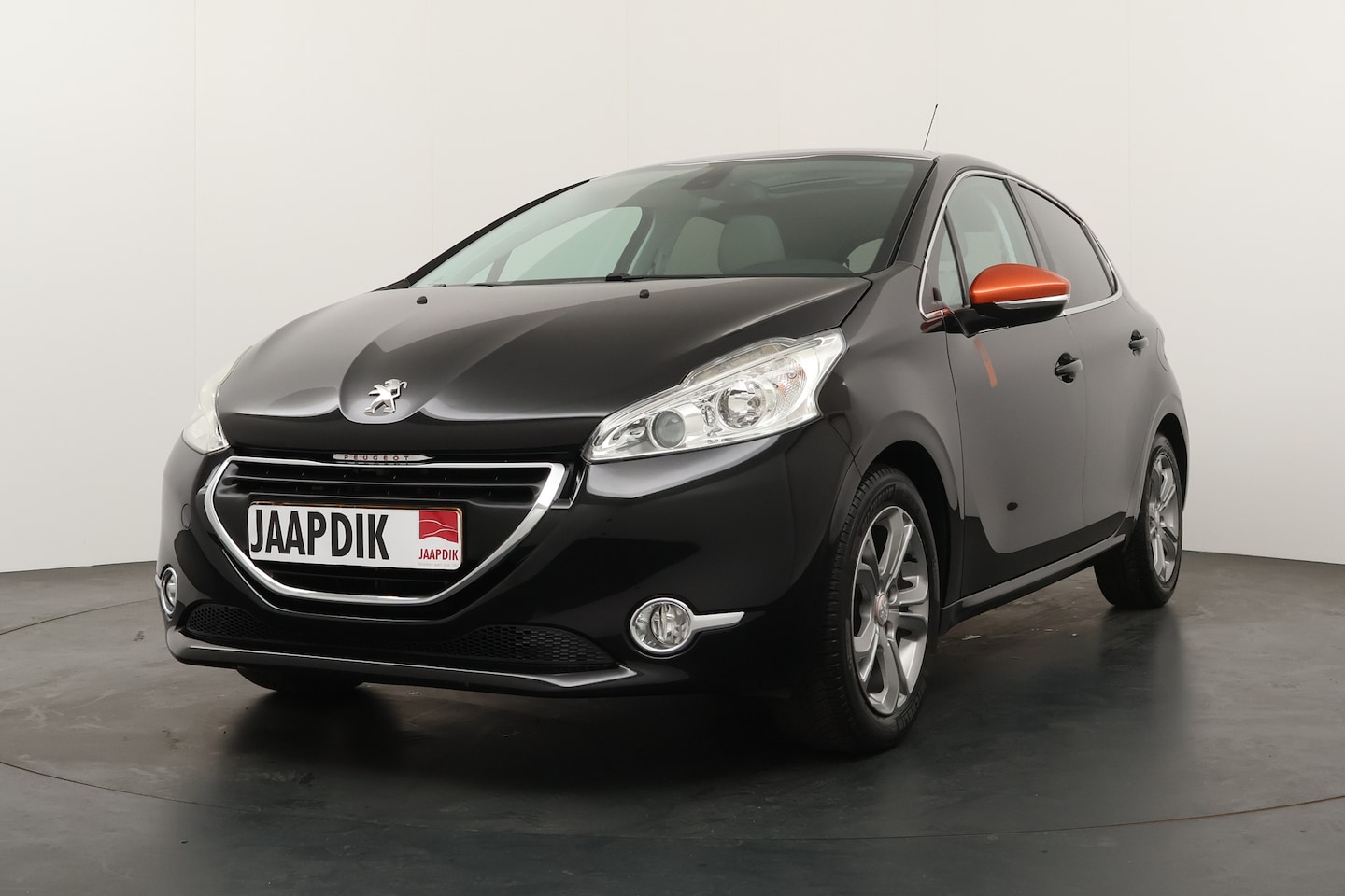 Peugeot 208 - BWJ 2014 | 1.6 VTi 120PK Roland Garros | CLIMA | NAVI | CRUISE | LEER | PRIVACY GLASS | ST - AutoWereld.nl