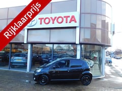 Toyota Aygo - 1.0-12V Dynamic Navigator | Sportuitlaat |