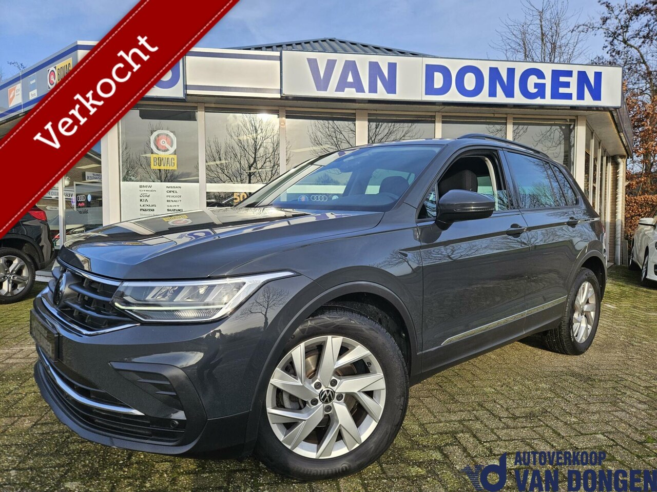 Volkswagen Tiguan - 1.5 TSI Life Business | Automaat | Trekhaak / Virtual / Carplay / Winter - AutoWereld.nl