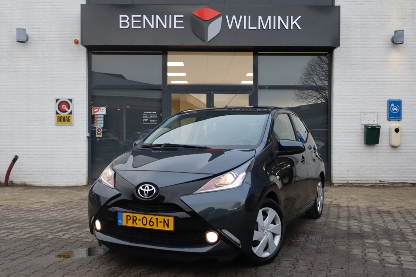 Toyota Aygo - 1.0 VVT-i x-play Automaat Camera/Apple/AndroidAuto - AutoWereld.nl