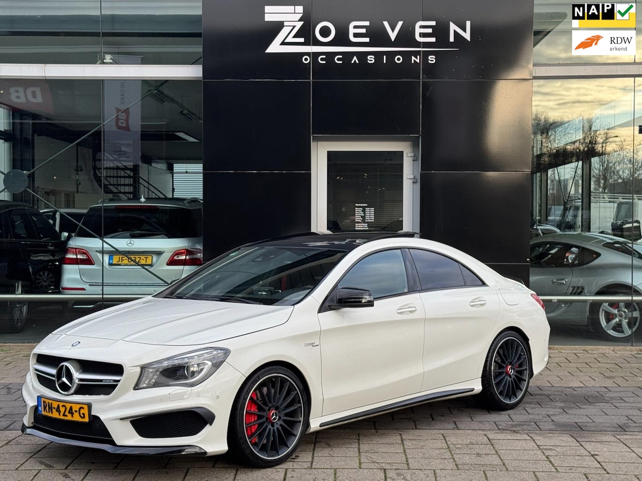 Mercedes-Benz CLA-Klasse - AMG 45 4MATIC OrangeArt Edition - AutoWereld.nl