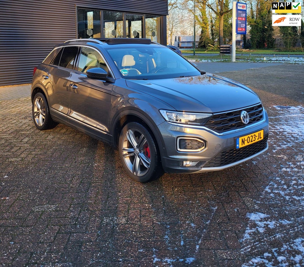 Volkswagen T-Roc - 2.0 TSI 4Motion Sport 2.0 TSI 4Motion Sport,Pano,Virtual,Carplay! - AutoWereld.nl