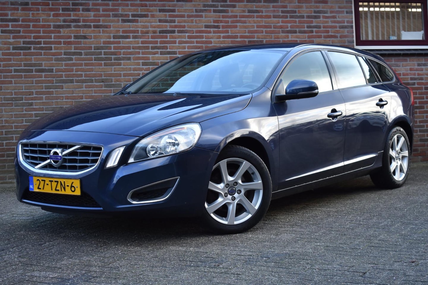 Volvo V60 - 1.6 T3 Kinetic '12 Navi Clima Cruise Inruil mogelijk - AutoWereld.nl