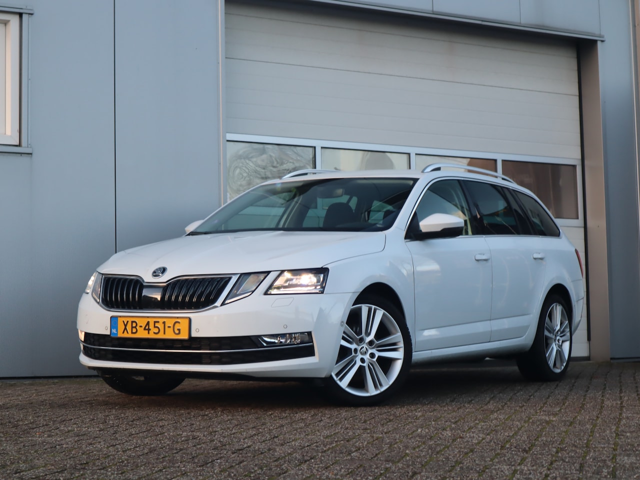 Skoda Octavia Combi - 1.0 TSI Greentech Style Business / LED / Sportstoelen / Eerste eigenaar - AutoWereld.nl