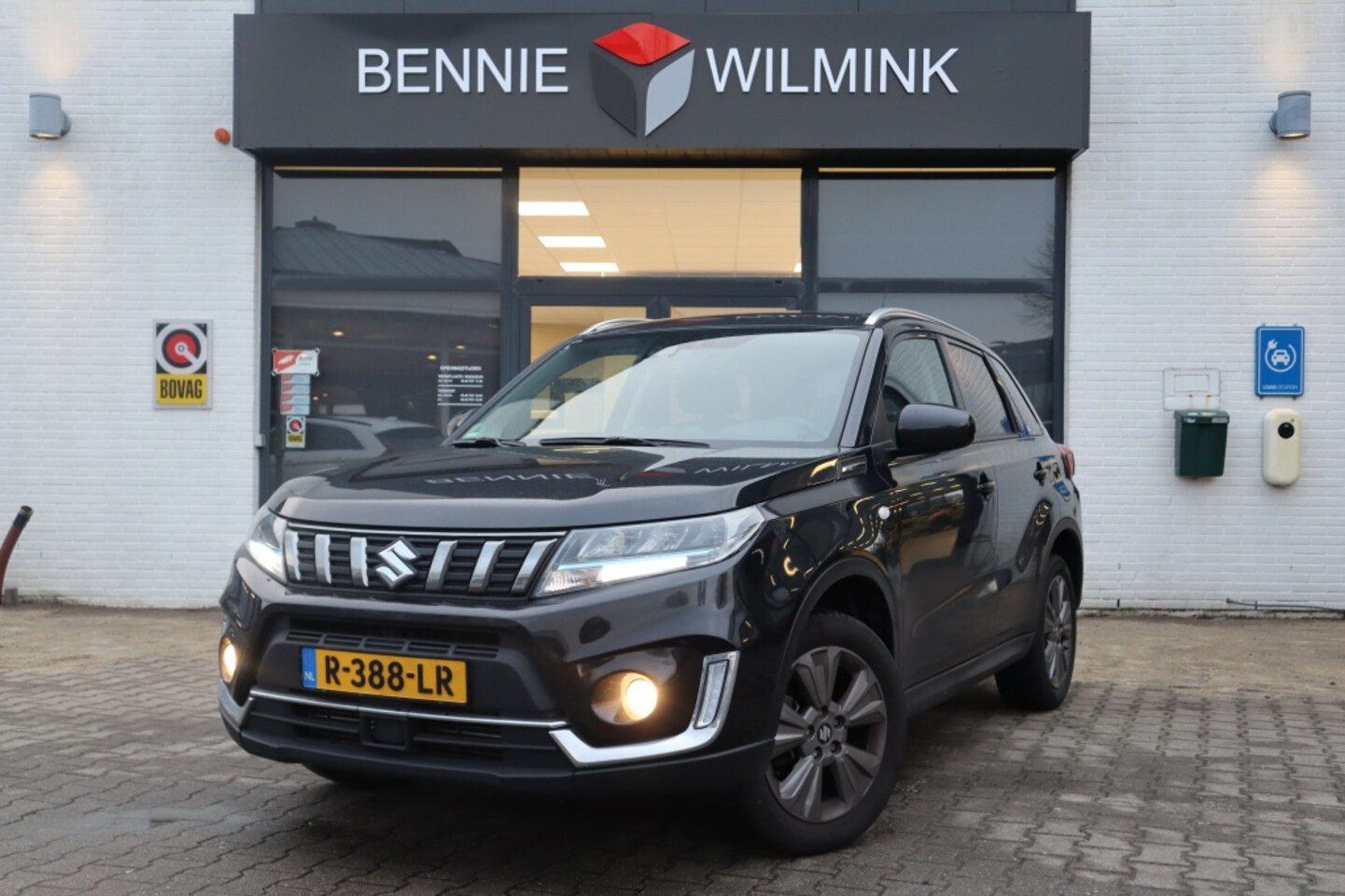 Suzuki Vitara - 1.4 BoosterJet Select Hybrid AdaptiveCruise/Apple/AndroidAuto - AutoWereld.nl