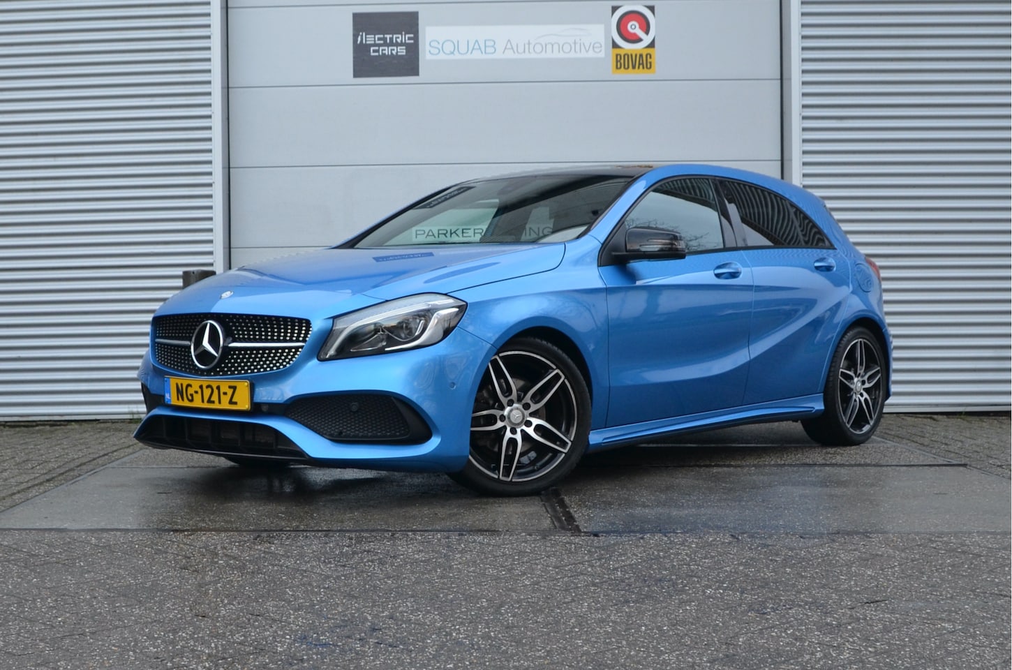 Mercedes-Benz A-klasse - 180 Ambition AMG Line, Pano, 18" Alu - AutoWereld.nl