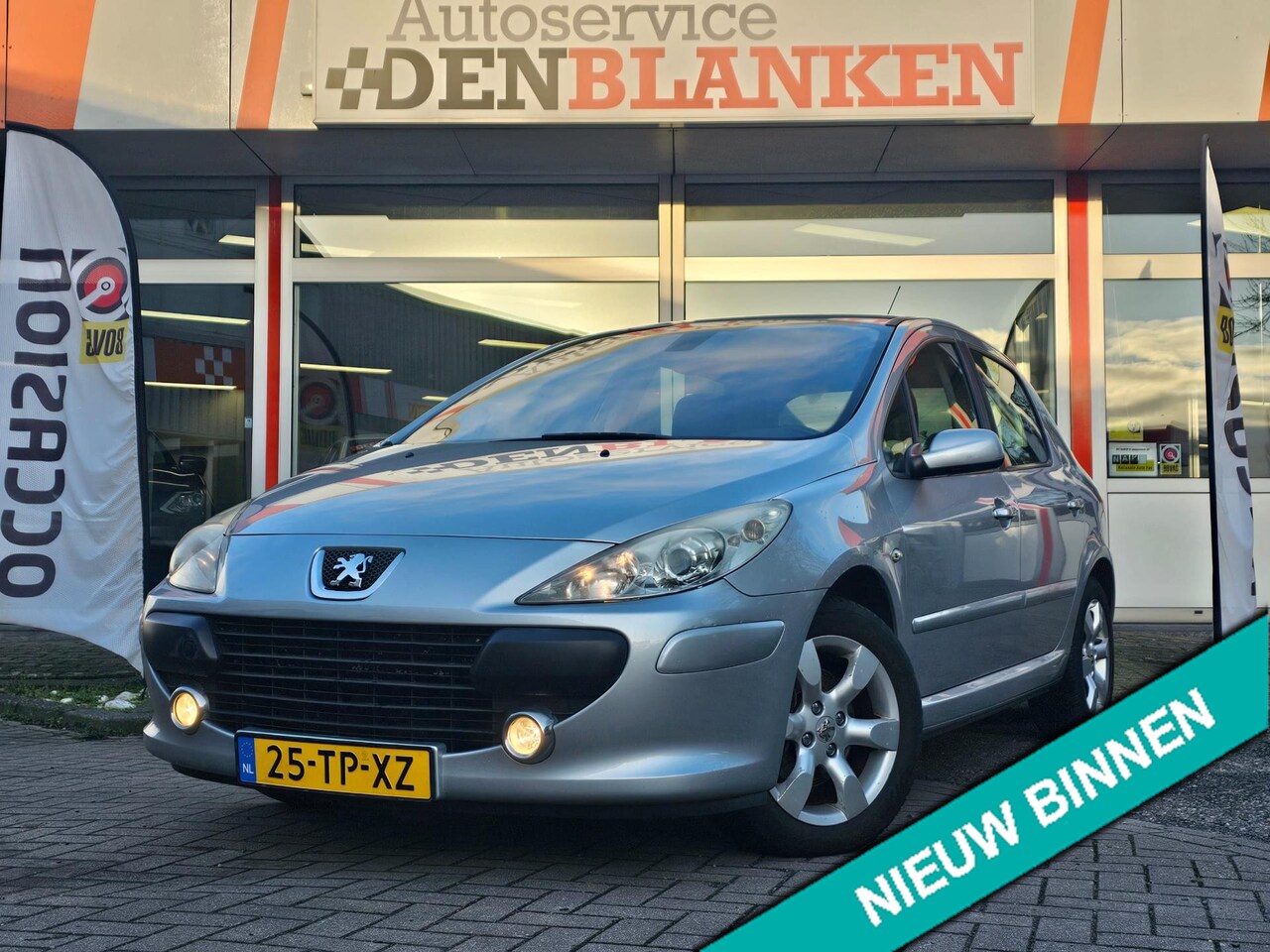 Peugeot 307 - 2.0-16V Premium BJ.2007 / Navigatie / Airco ECC / LMV / Cruise Control / 16"Lmv / Trekhaak - AutoWereld.nl