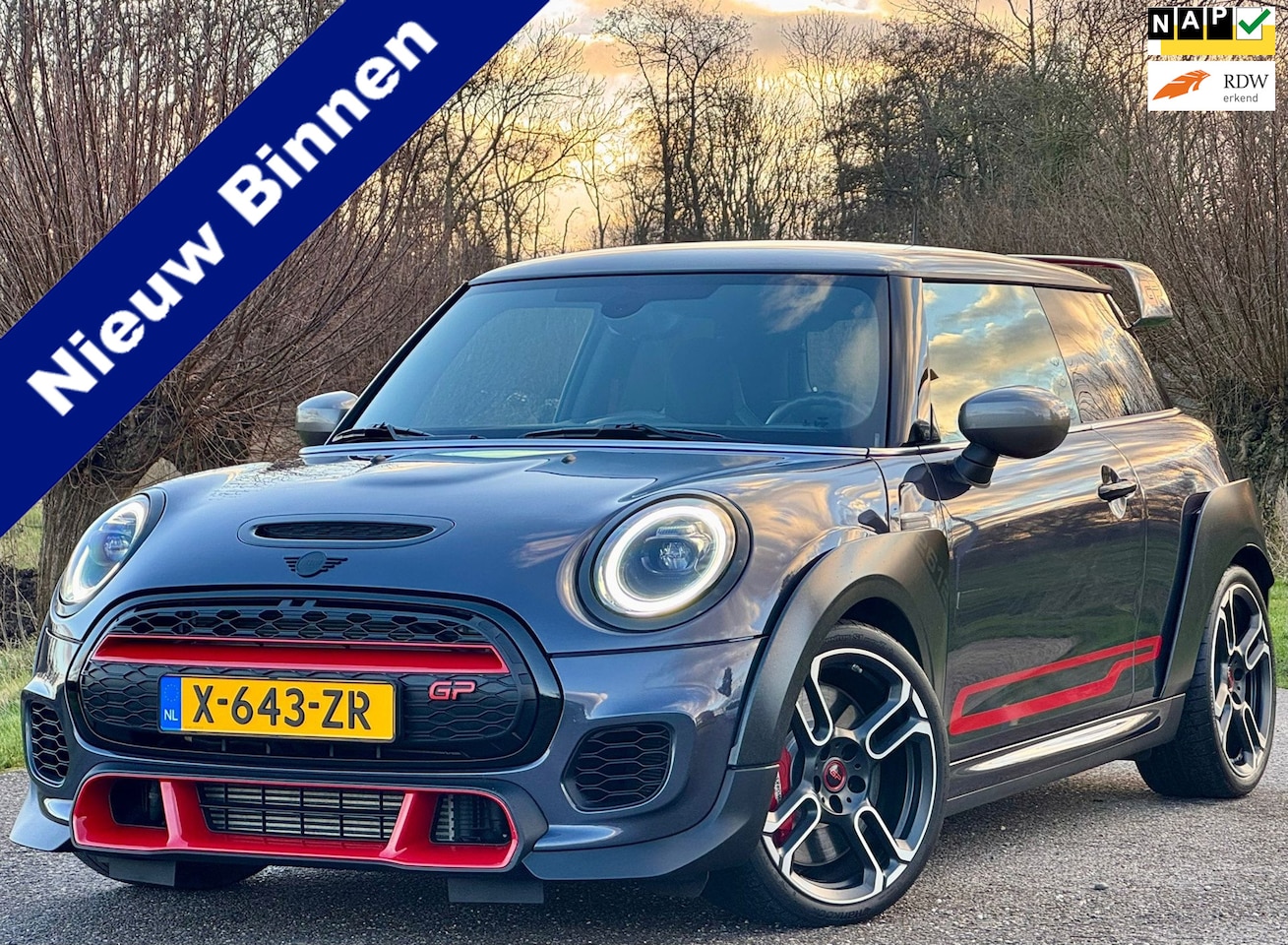 MINI John Cooper Works - Mini 2.0 GP 2612 / Automaat / Sportstoelen / Navigatie / 18"LM Velgen / Achteruitrij Camer - AutoWereld.nl