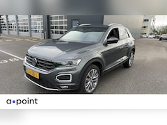 Volkswagen T-Roc - 1.5 TSI Sport 150PK DSG | GEEN import | Stoelverwarming | Navigatie | Full led |