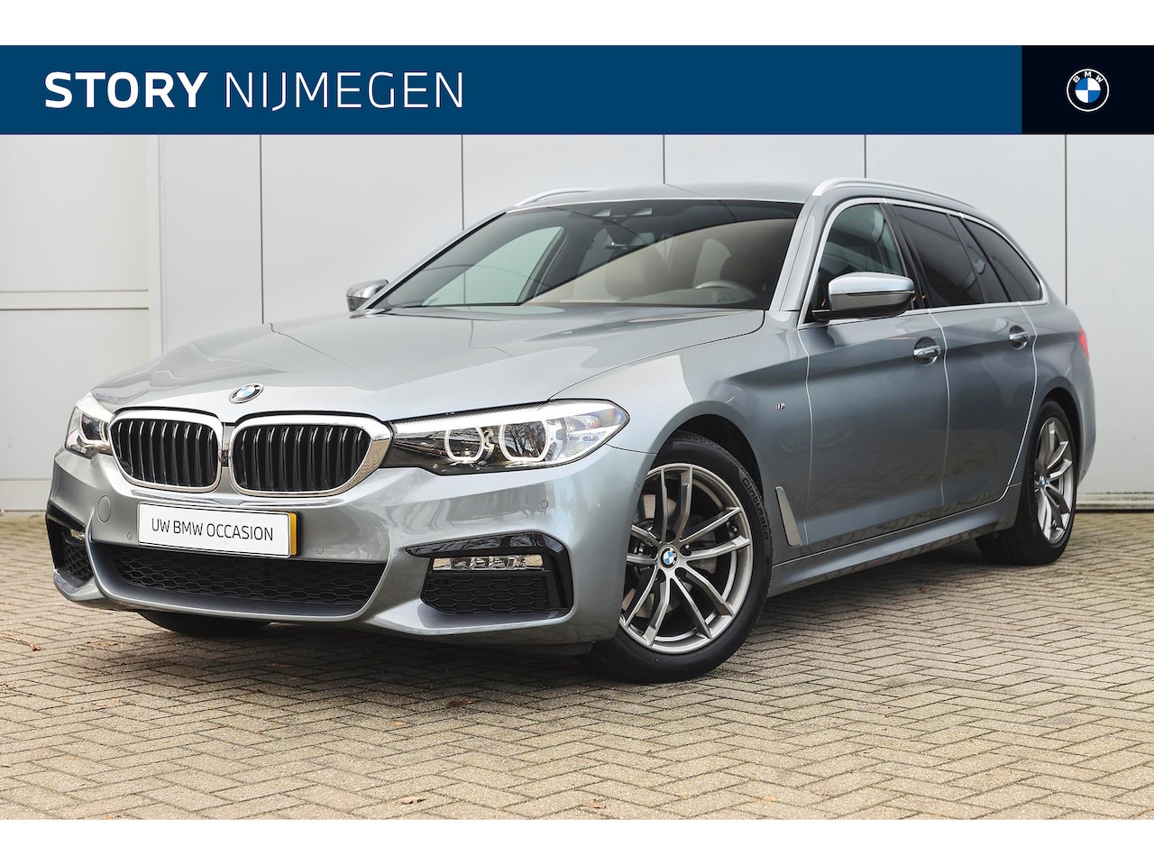 BMW 5-serie Touring - 520i High Executive M Sport Automaat / Trekhaak / Sportstoelen / Stoelverwarming / PDC / C - AutoWereld.nl