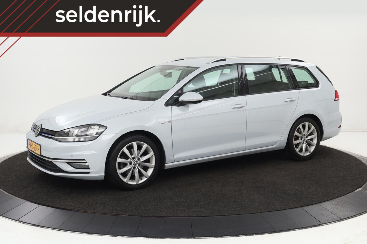 Volkswagen Golf Variant - 1.5 TSI Comfortline Business | Stoelverwarming | Trekhaak | Carplay | Massage | Adaptive c - AutoWereld.nl