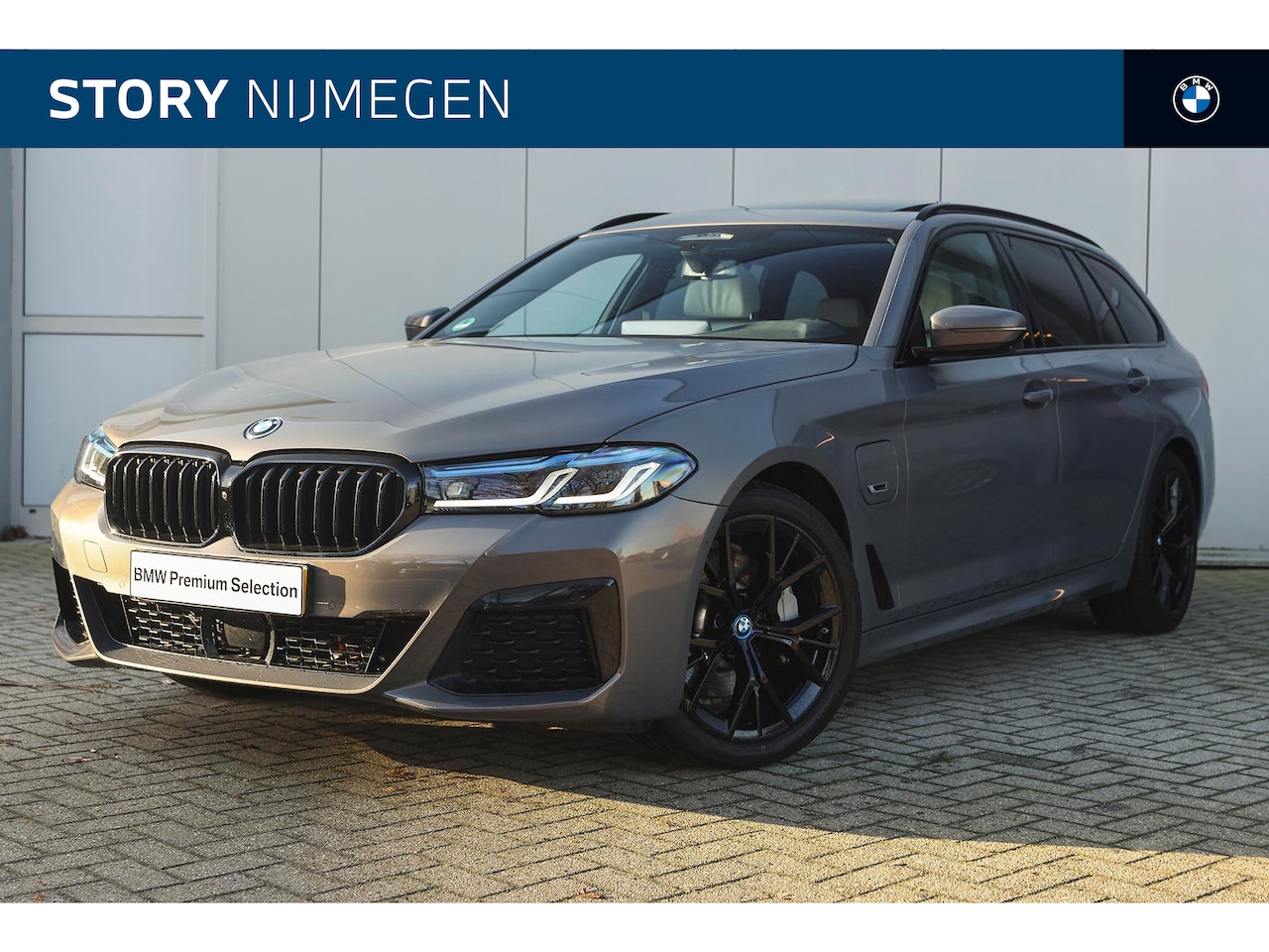 BMW 5-serie Touring - 530e xDrive High Executive M Sport Automaat / Panoramadak / Laserlight / Stoelverwarming / - AutoWereld.nl