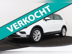 Volkswagen Tiguan - 1.4 TSI Highline | Uitklap Trekhaak | Panoramadak | Dealer Ond. | Adap. Cruise | Digital C