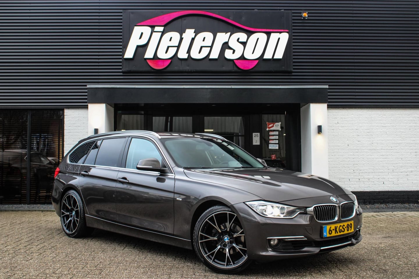 BMW 3-serie Touring - 320i M-Sport NAP XENON TREKHAAK LEDER PDC - AutoWereld.nl