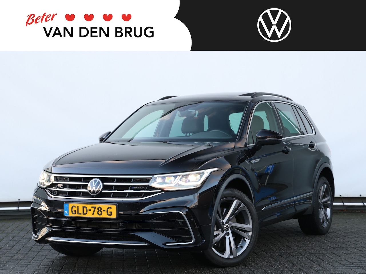 Volkswagen Tiguan - 1.4 TSI eHybrid R-Line 245pk DSG | Led Matrix I Panoramadak I Navigatie I Keyless I Digita - AutoWereld.nl