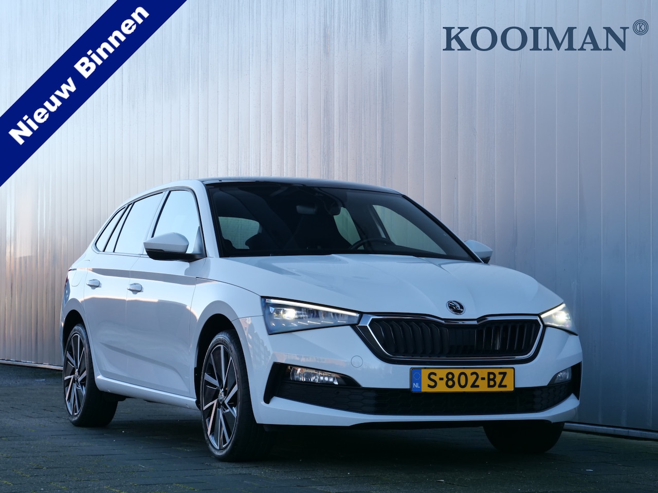 Skoda Scala - 1.0 TSI Sport Business 111 Pk Automaat Apple Carplay / DAB / Pano-dak / Trekhaak - AutoWereld.nl