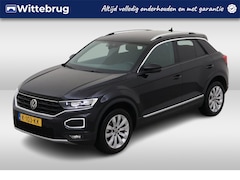 Volkswagen T-Roc - 1.5 TSI Sport zwenkbare trekhaak / Climate control / Led verlichting / Navigatie