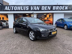 Ford Focus - 1.6-16V Futura 5Deurs Airco Cruise Ctr Lmv Elek Pakket