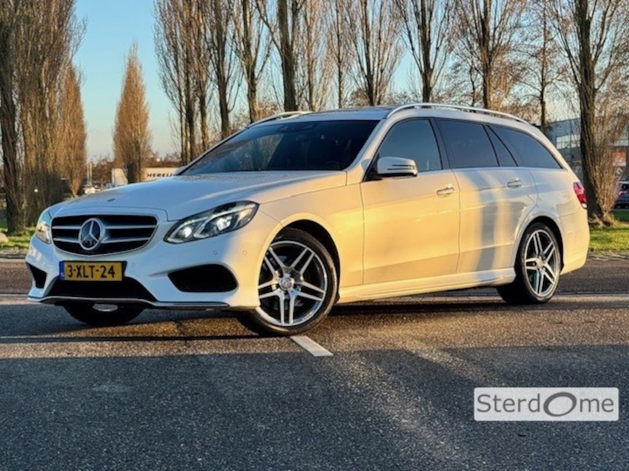 Mercedes-Benz E-klasse Estate - 200 Edition Sport l AMG line l Schuif- Kanteldak l Afneembare Trekhaak l LED l Distronic l - AutoWereld.nl