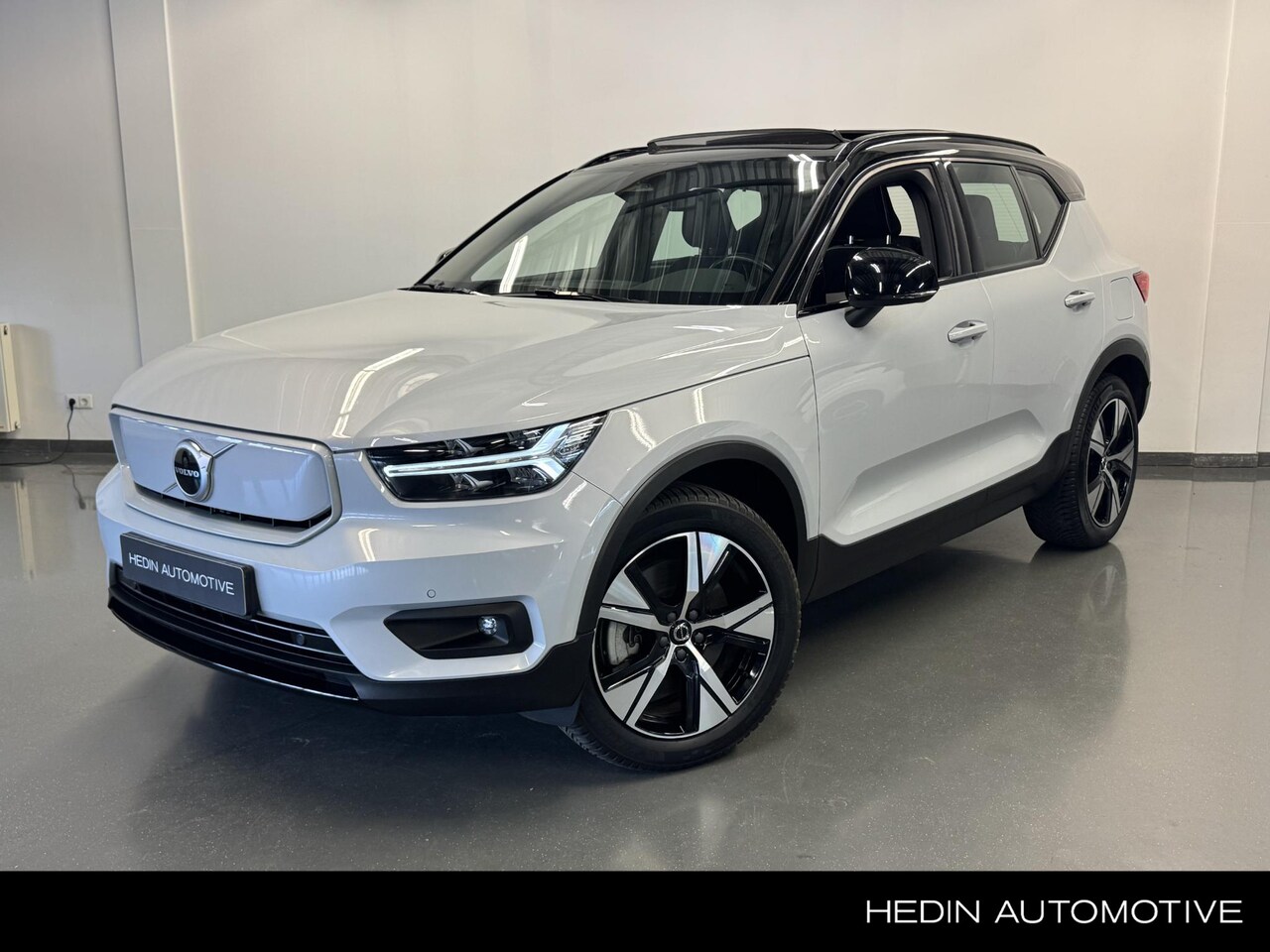 Volvo XC40 - Recharge P8 AWD R-Design Recharge P8 AWD R-Design - AutoWereld.nl