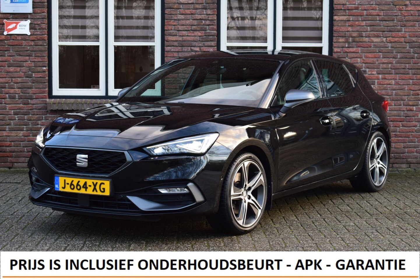 Seat Leon - 1.5 TSI FR Launch Edition Trekhaak | Winterpakket | Camera | Keyless | Carplay - AutoWereld.nl