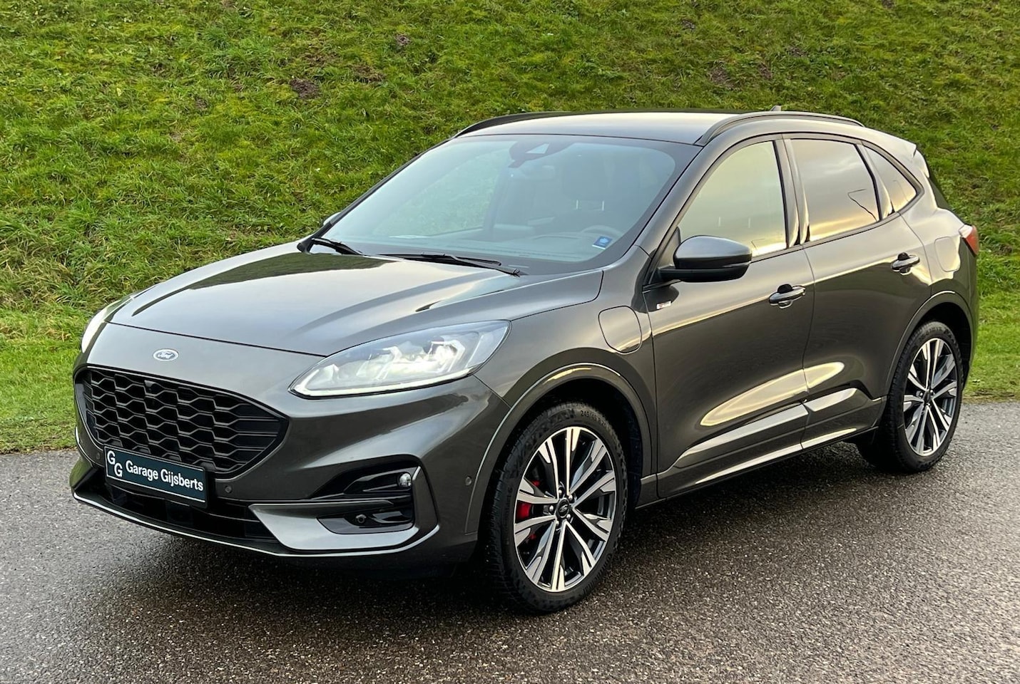 Ford Kuga - 2.5 PHEV ST-Line X 20 Inch lichtmetaal - Winterpack 2 - Technology Pack - Sport Pack - Gar - AutoWereld.nl