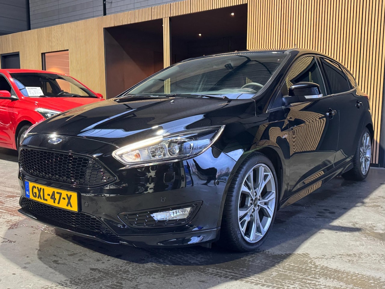 Ford Focus - 1.5 ST-Line Automaat Navi|Camera|Clima|Cruise|stoel/stuurverw|APK - AutoWereld.nl