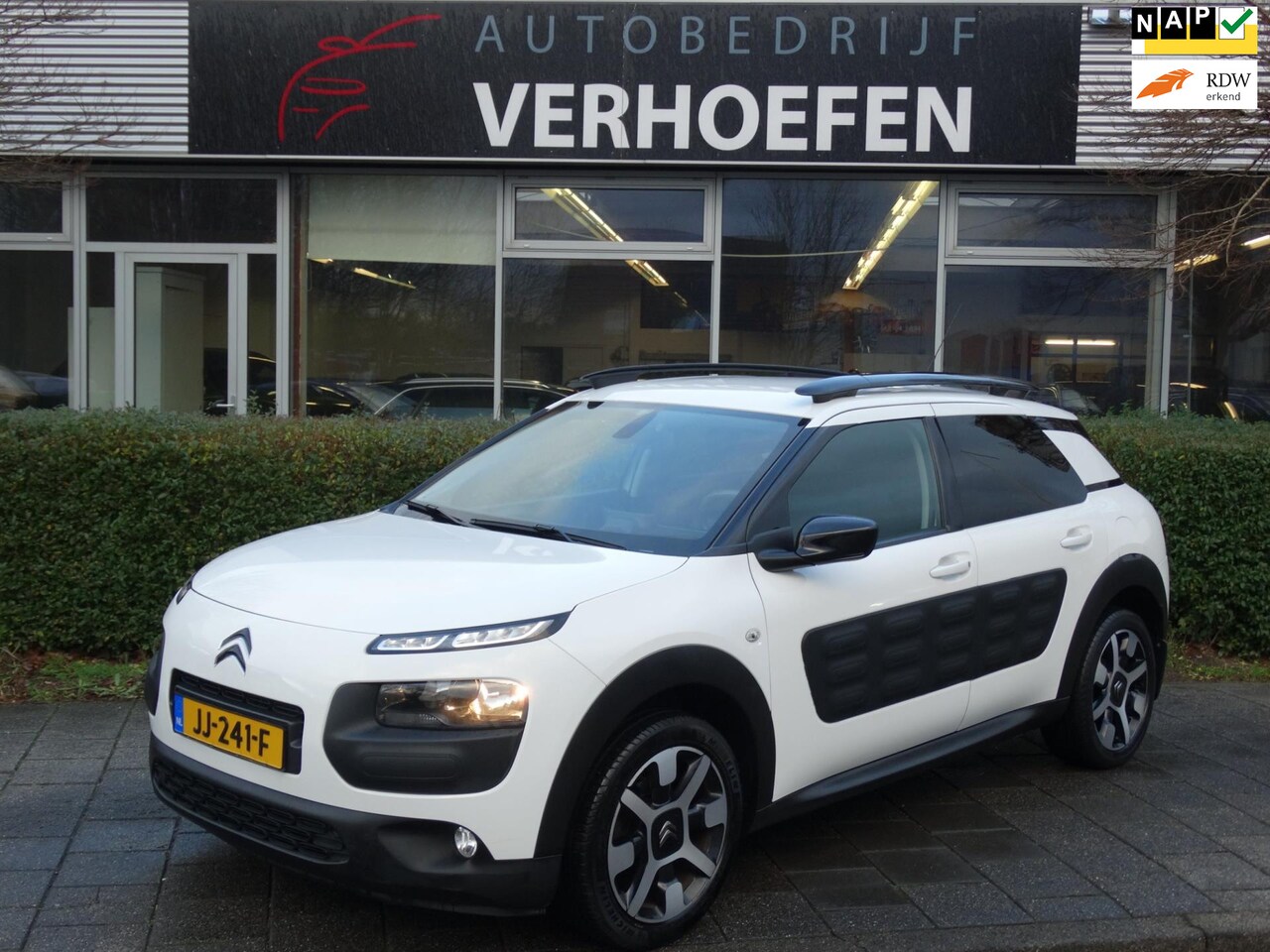 Citroën C4 Cactus - 1.2 PureTech Shine - PARK CAMERA - CLIMATE . CRUISE CONTR - STOEL VERW - TREKHAAK ! - AutoWereld.nl