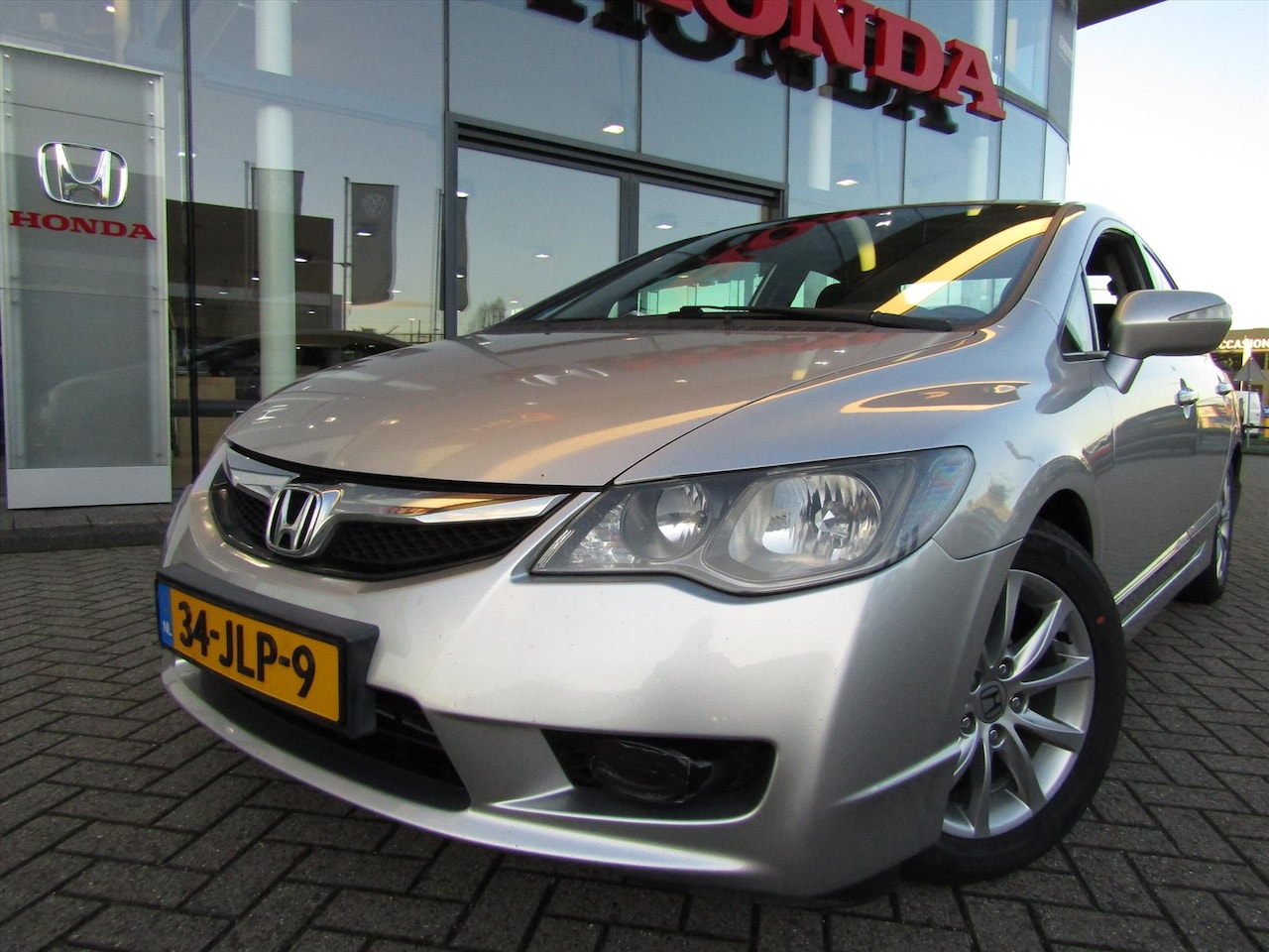 Honda Civic - 1.3 4D HYBRID ELEGANCE - AutoWereld.nl